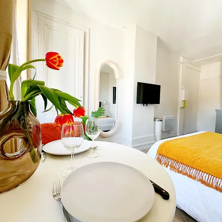 Astrid - Check In H24 - Proche Gare Perrache